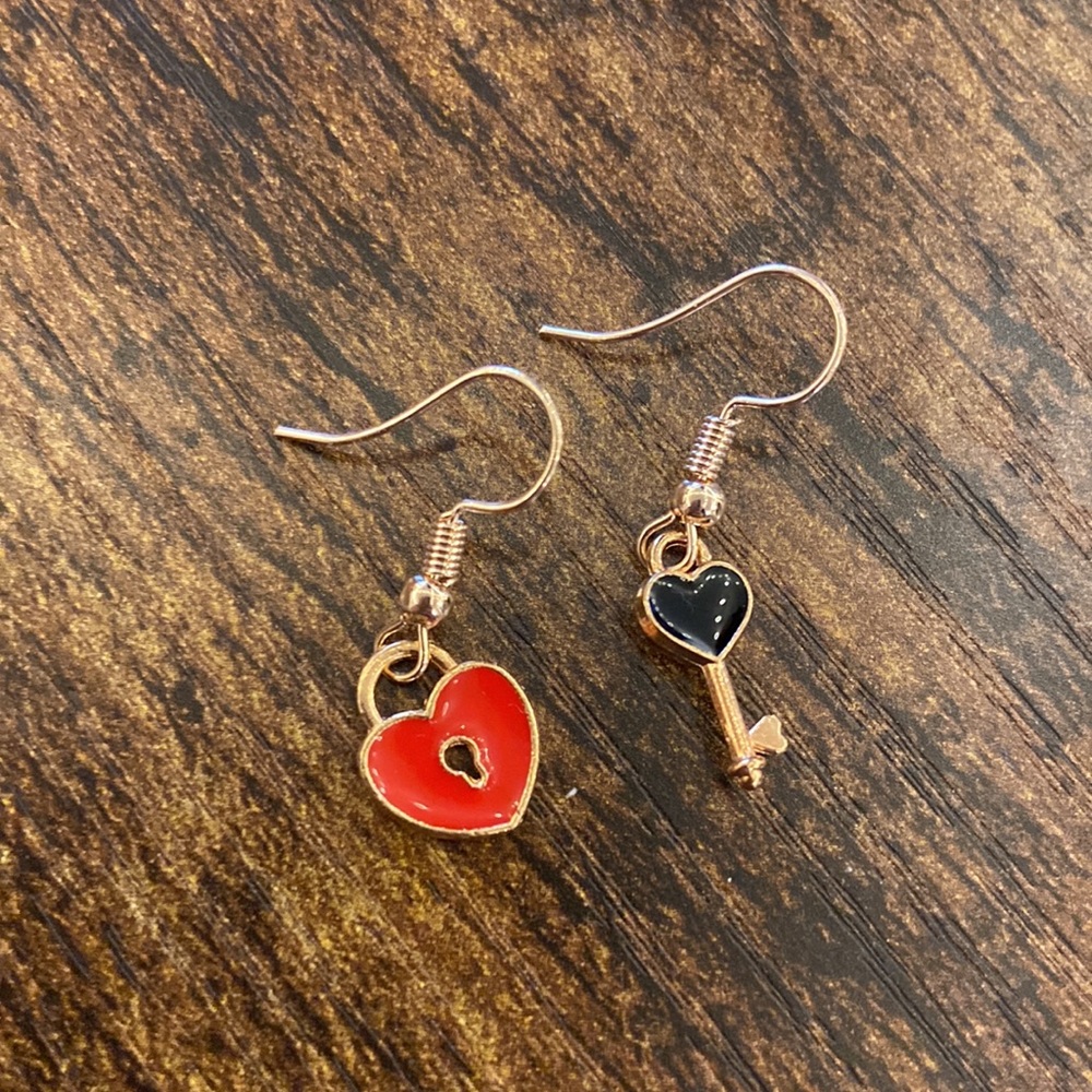 Lock & Key Earrings - Picture 5 of 5